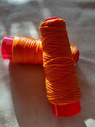 Voskovaná niť oranžová, 0,8 mm