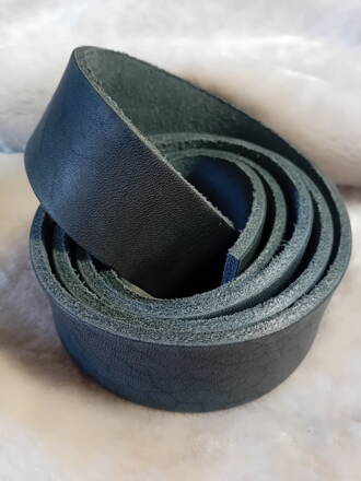 Kožený opaskový pás čierny (hladký, bez šitia)