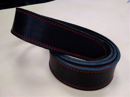 Kožený opaskový pás, čierny (červené šitie)